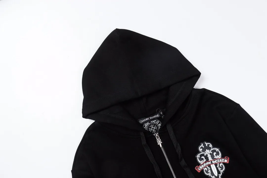 Q09—P230 -Chrome Hearts/Chrome Hearts printed zipper sweatshirt cardigan jacket -420 grams of high-density, high-quality wool, soft, delicate and skin-friendly, soft and silky to the touch, warm and skin-friendly -The hardware zipper accessories are all customized and full of details -Colour: black -Size: S M L XL